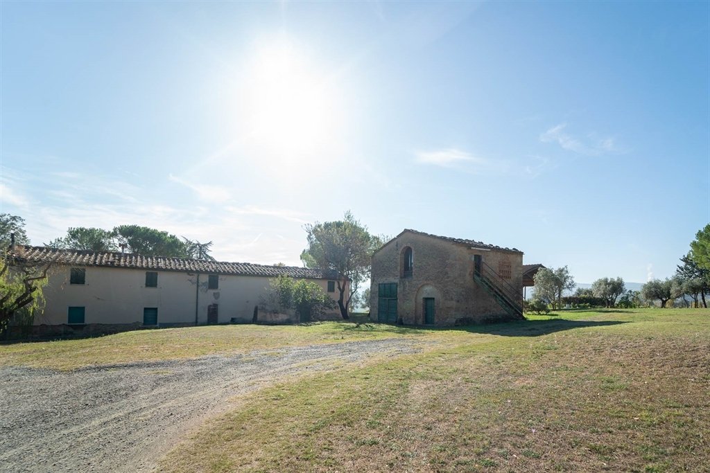 Estate in Pomarance, Tuscany, Italy 5 - 15741974