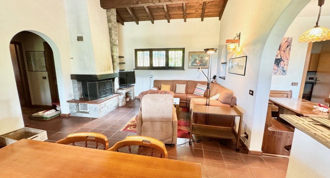 House in Luino, Lombardy, Italy 3 - 15741119
