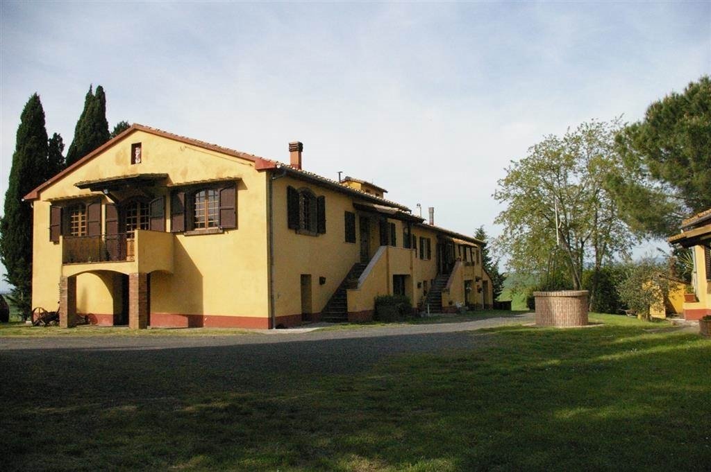 Estate in Montecatini Val di Cecina, Tuscany, Italy 2 - 15741483