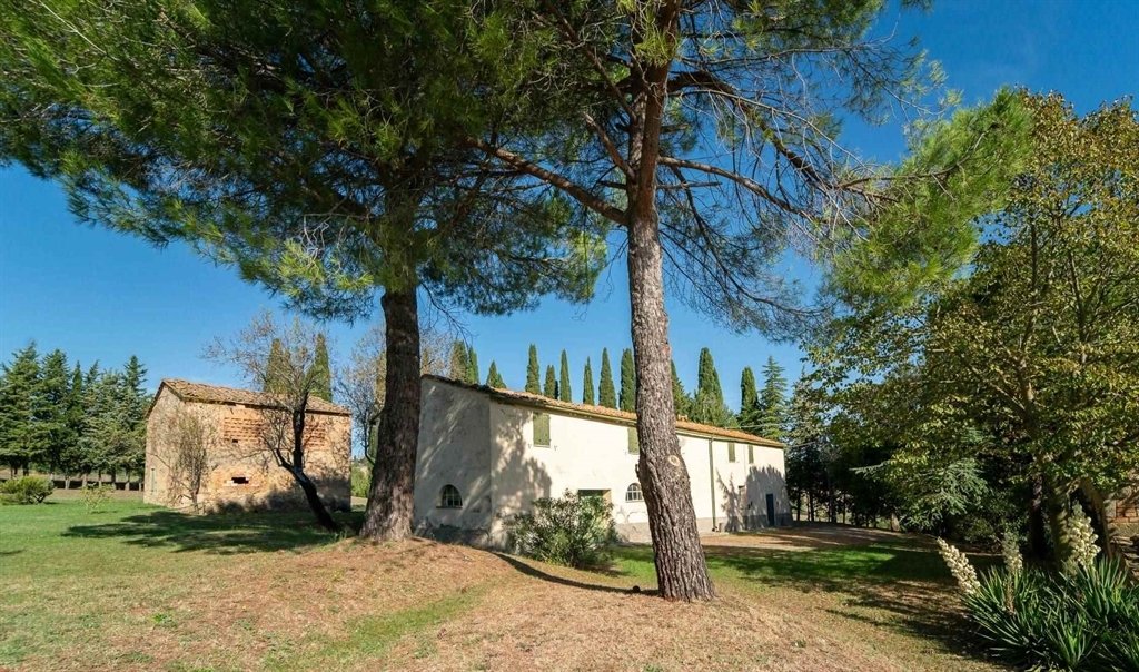 Estate in Pomarance, Tuscany, Italy 1 - 15741974