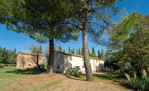 Estate in Pomarance, Tuscany, Italy 1