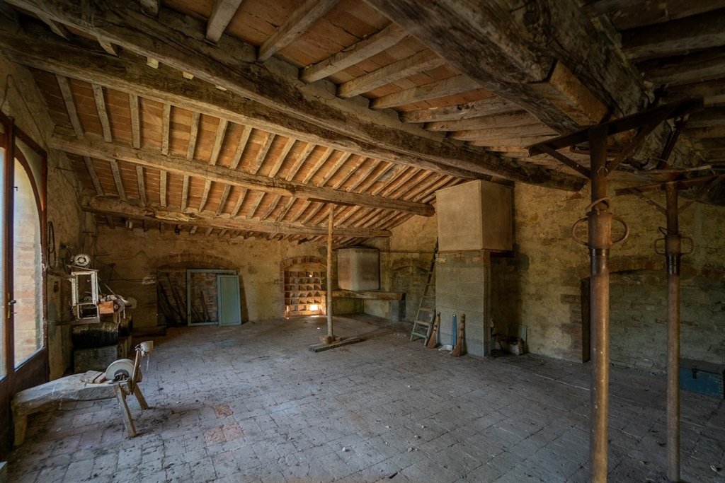 Estate in Pomarance, Tuscany, Italy 4 - 15741974