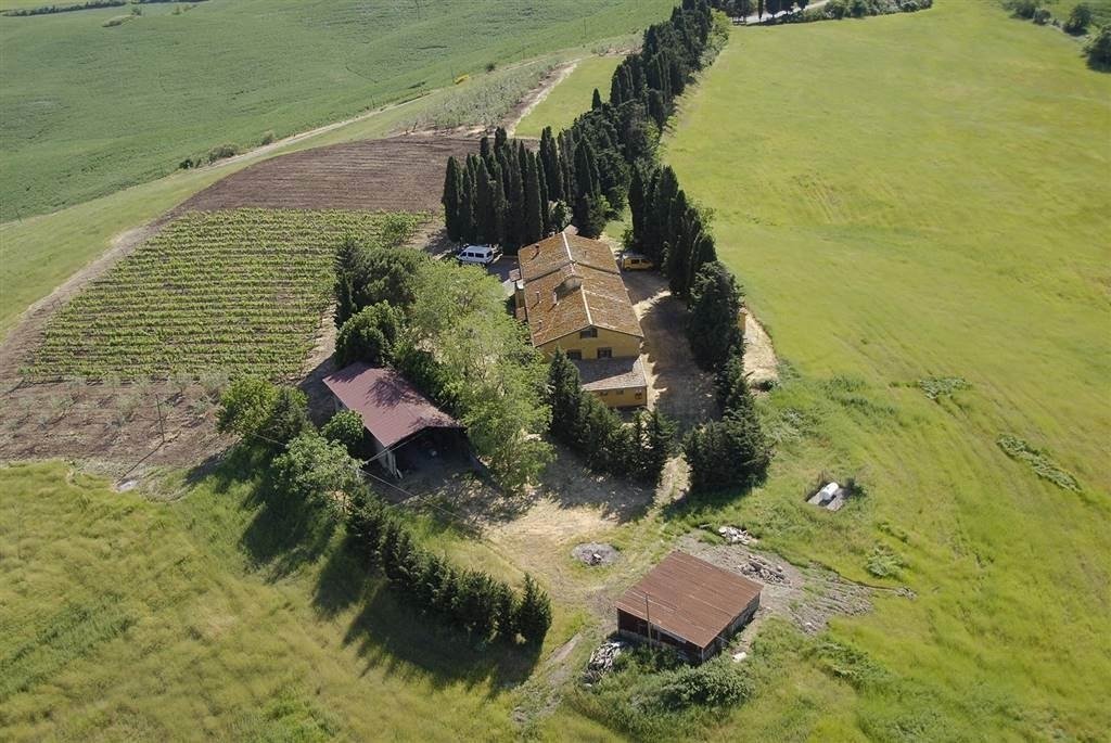 Estate in Montecatini Val di Cecina, Tuscany, Italy 1 - 15741483