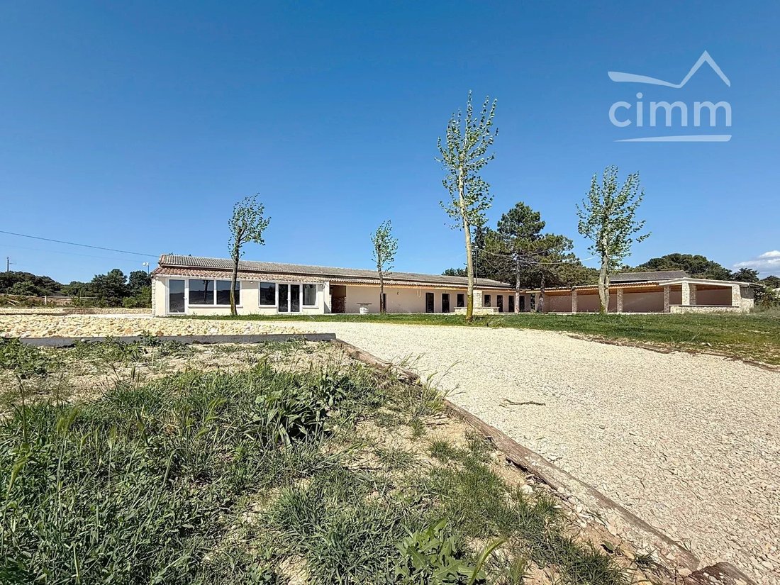 Estate in Tulette, Auvergne-Rhône-Alpes, France 3 - 15739782