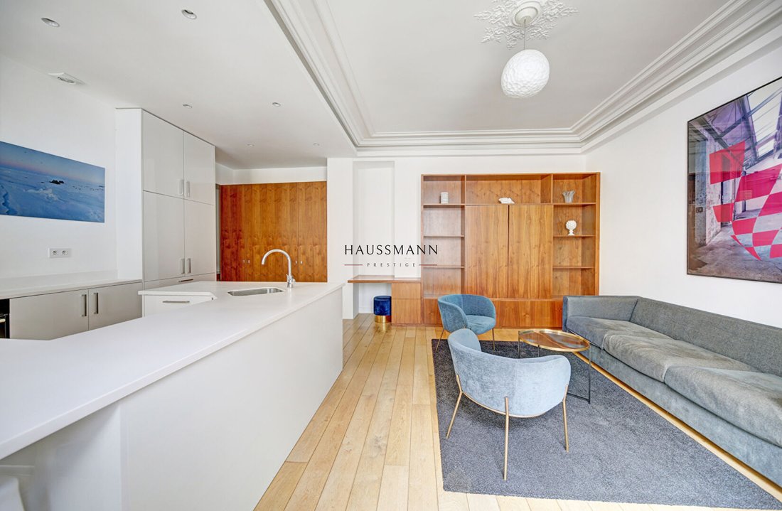 Apartment in Triangle d'Or, Paris 8e Arrondissement, Paris 4 - 15735475
