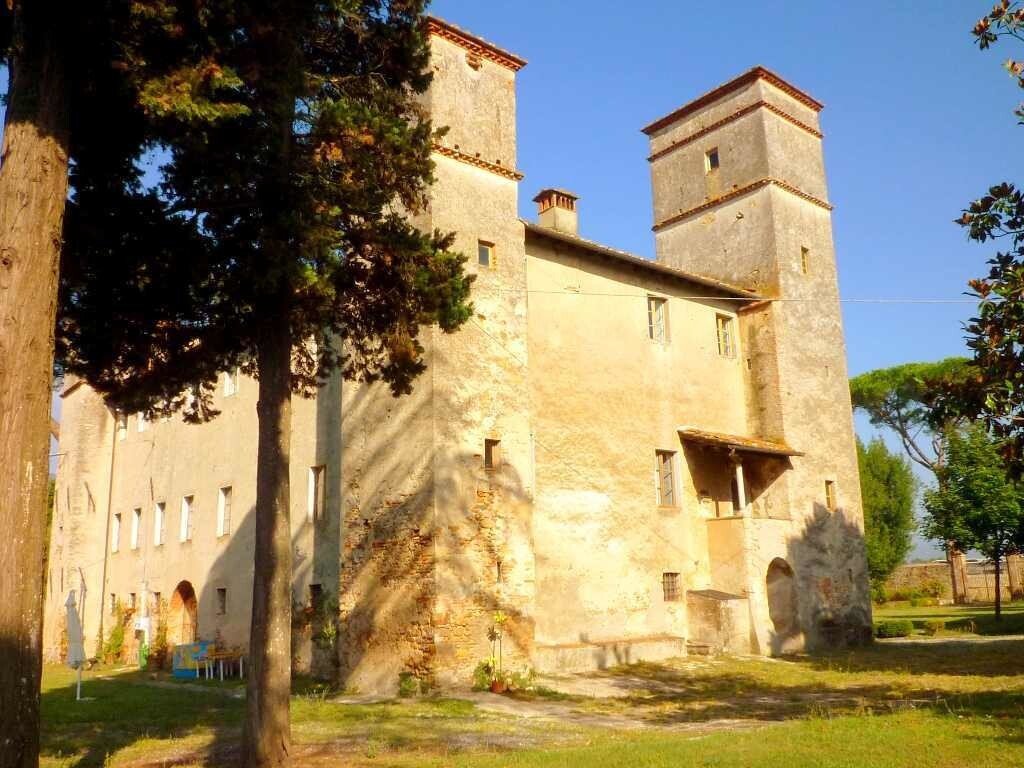 Villa in Historic Center, Lucca, Tuscany 4 - 15742585