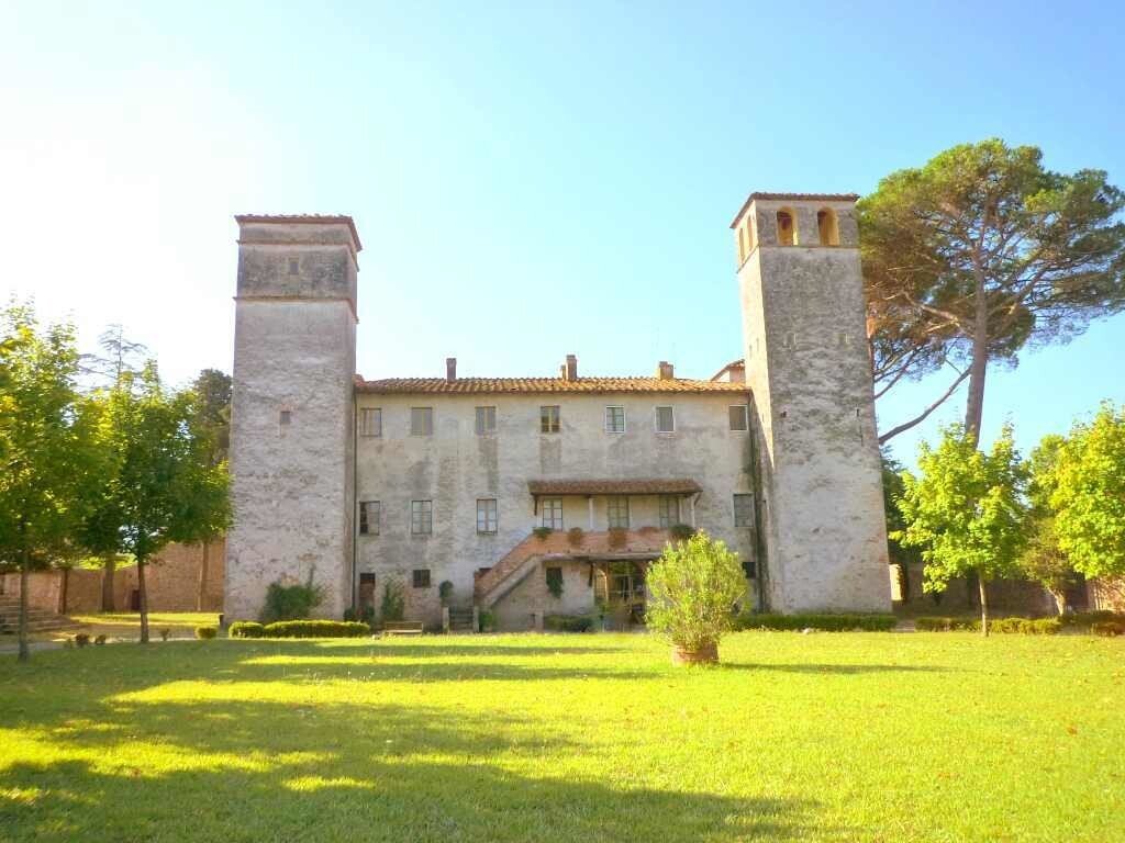 Villa in Historic Center, Lucca, Tuscany 1 - 15742585
