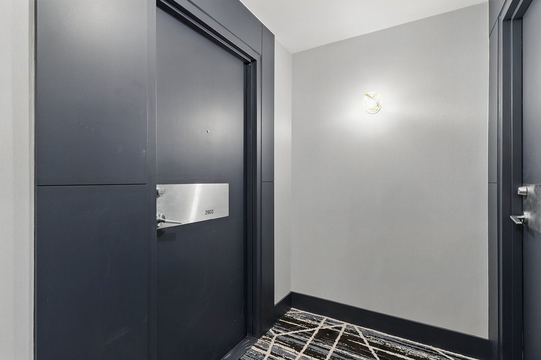 Condo in Toronto, Ontario, Canada 4 - 15742028
