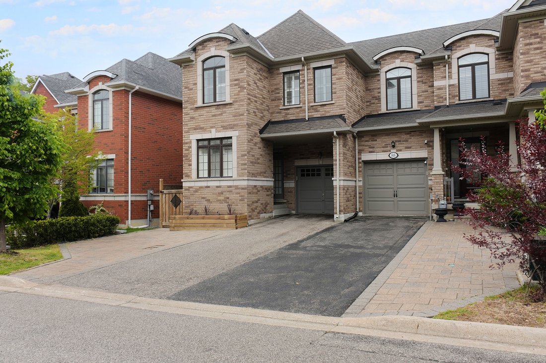 House in Vaughan, Ontario, Canada 2 - 15742024