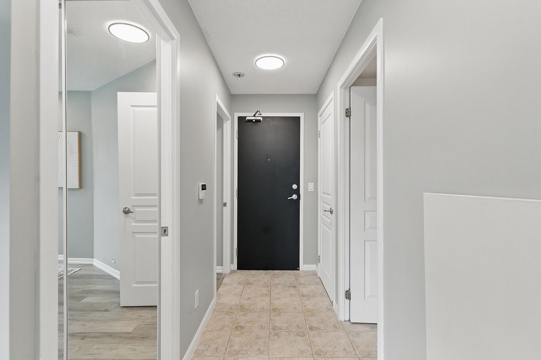 Condo in Toronto, Ontario, Canada 5 - 15742028