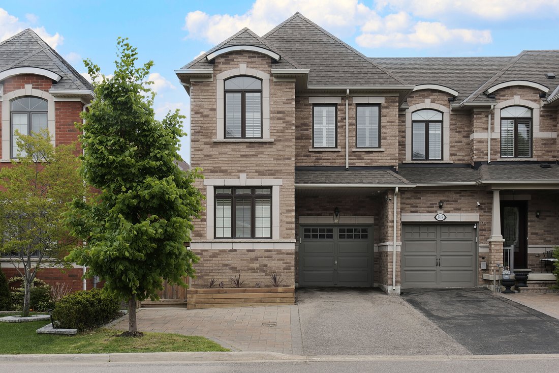 House in Vaughan, Ontario, Canada 1 - 15742024