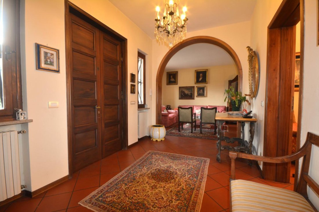 Villa in Antraccoli-Picciorana-Tempagnano, Lucca, Italy 3 - 15741280