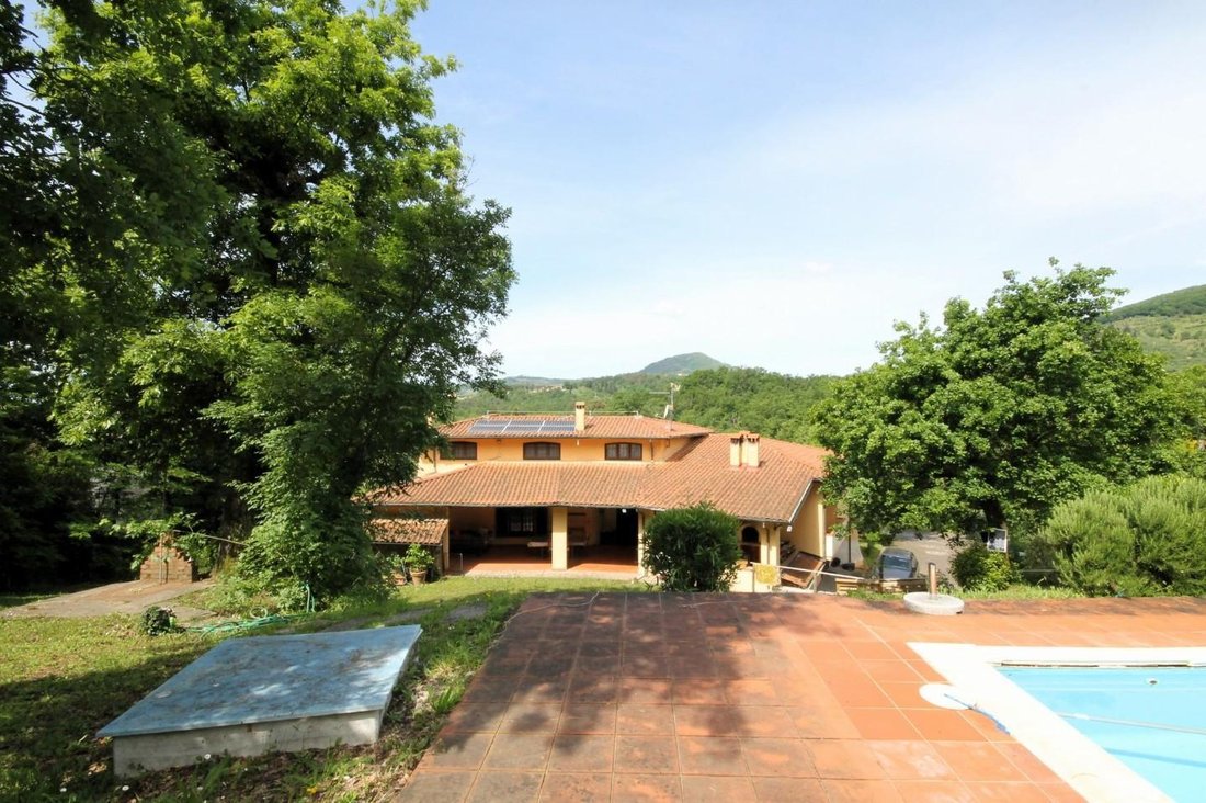 Villa in Historic Center, Lucca, Tuscany 3 - 15741525