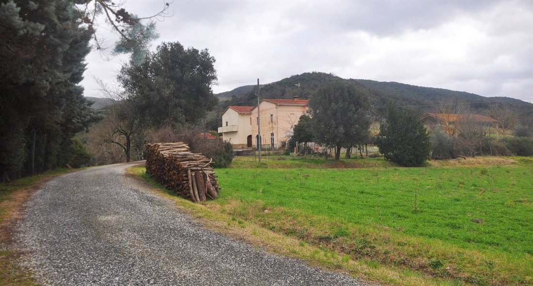 Castle in Seravezza, Tuscany, Italy 4 - 15742608