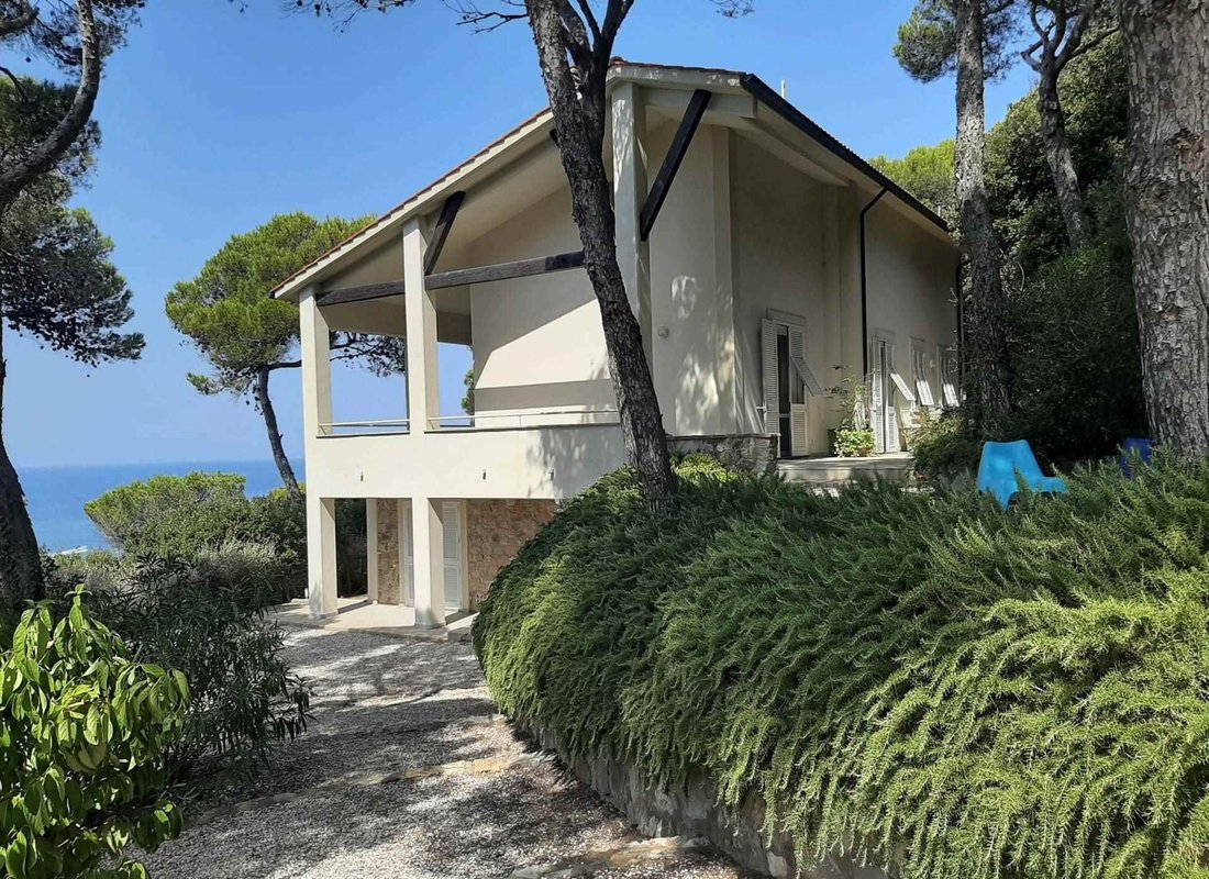 Villa in Castiglioncello, Rosignano Marittimo, Tuscany 3 - 15742472
