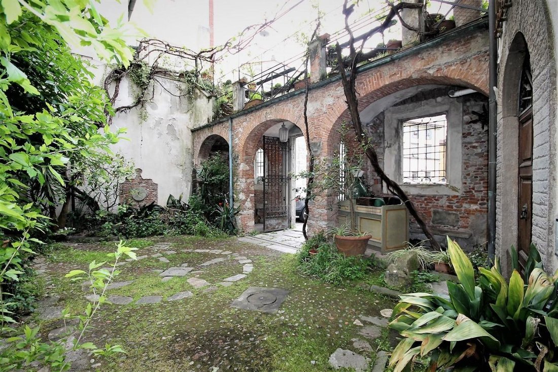 Apartment in Historic Center, Lucca, Tuscany 3 - 15742276