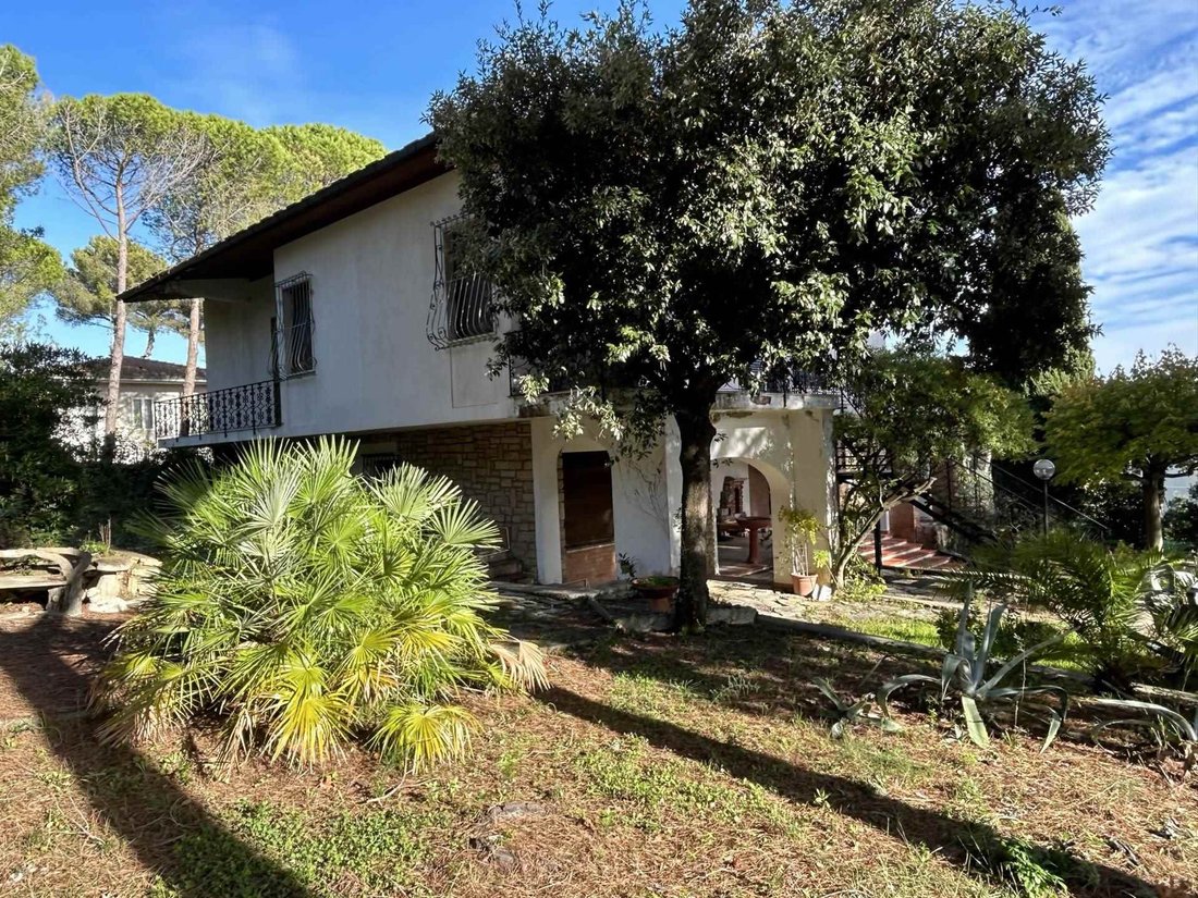 Villa in Castiglioncello, Rosignano Marittimo, Tuscany 4 - 15742660
