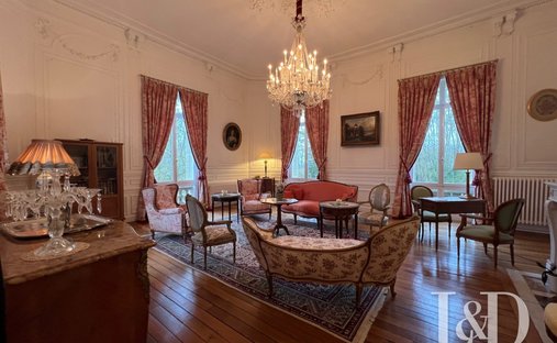 Castle for Sale in Oigny-en-Valois, Hauts-de-France, France