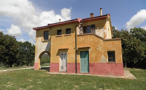 Country House in Livorno, Tuscany, Italy 1