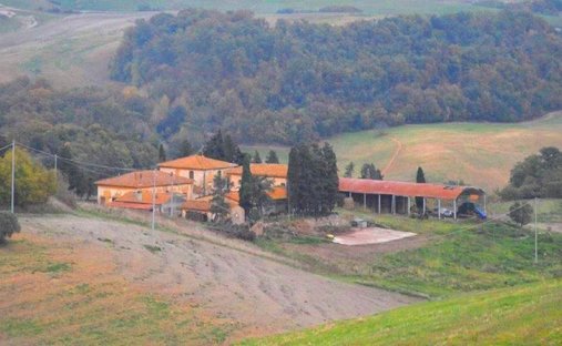 Country House in Volterra, Tuscany, Italy 1
