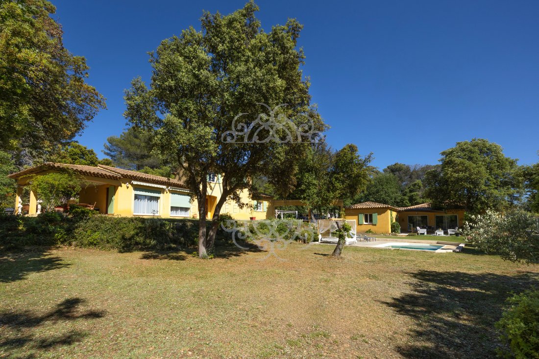 Villa in Granettes-Jauberte-Sainte Anne, Aix-en-Provence, France 1 - 15741417