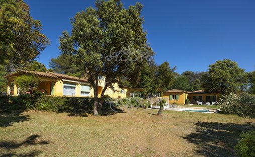 Villa in Granettes-Jauberte-Sainte Anne, Aix-en-Provence, France 1