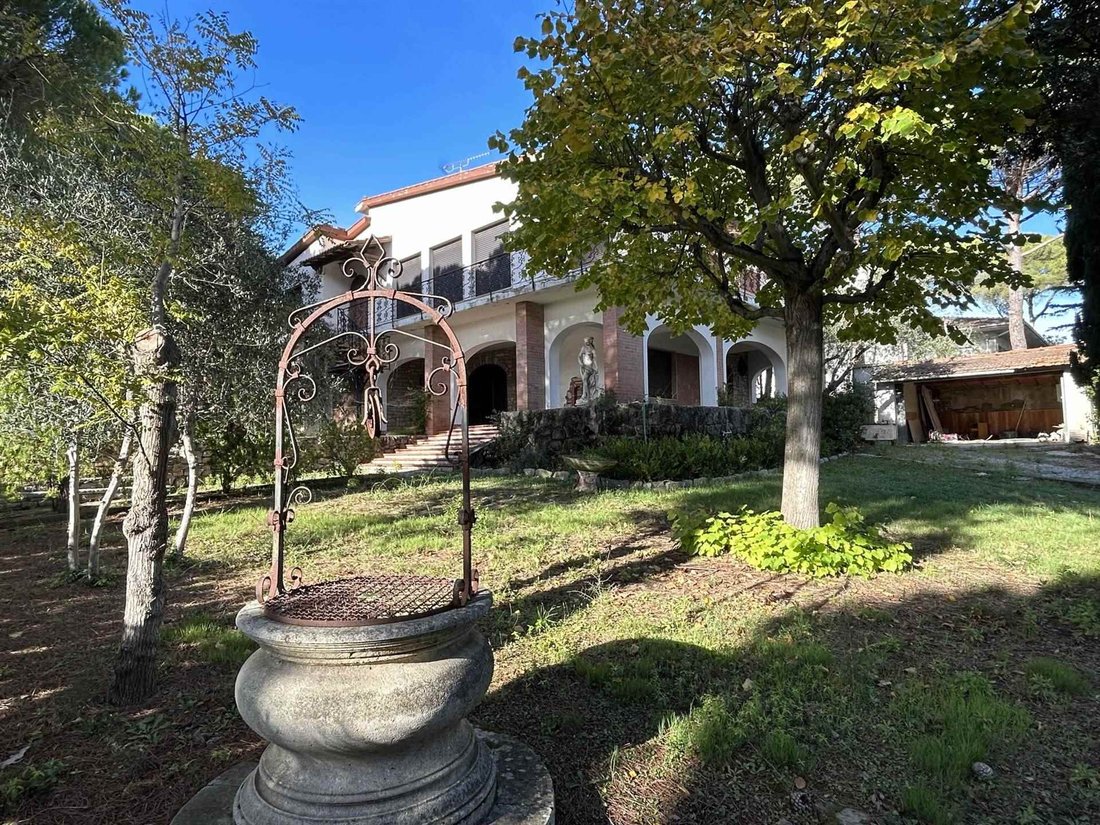 Villa in Castiglioncello, Rosignano Marittimo, Tuscany 2 - 15742660