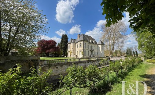 Castle for Sale in Oigny-en-Valois, Hauts-de-France, France