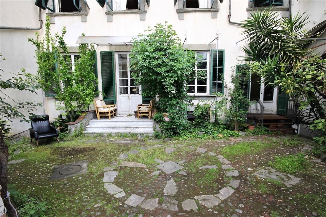 Apartment in Historic Center, Lucca, Tuscany 1 - 15742276