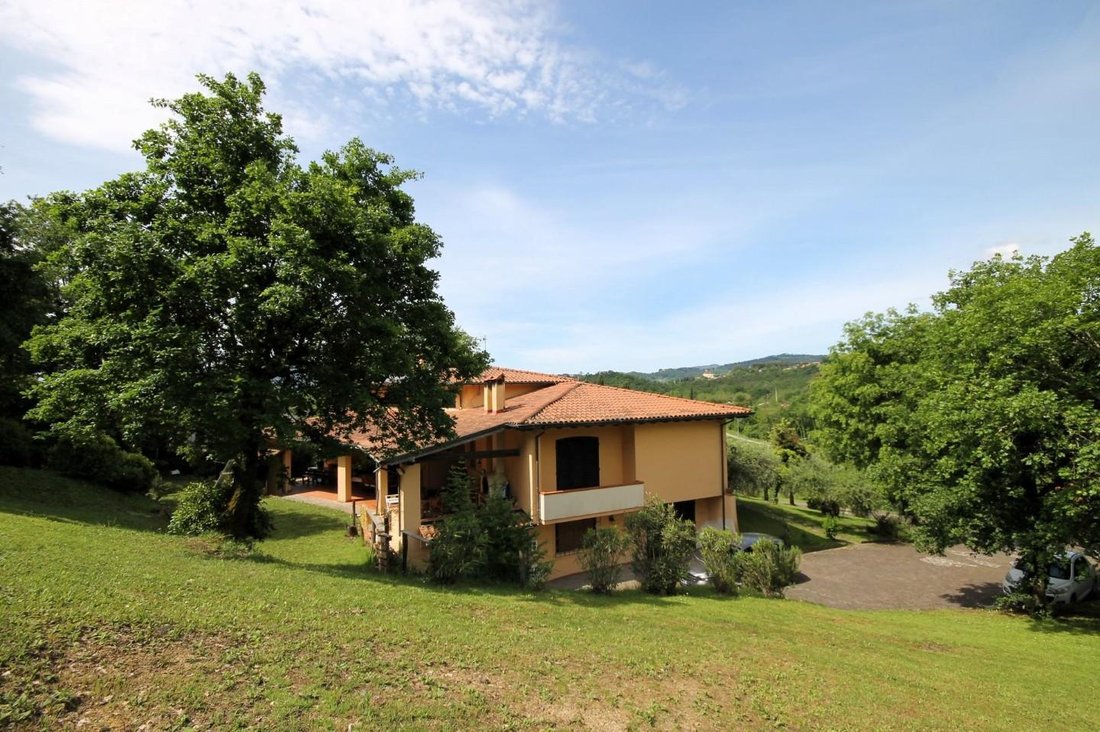 Villa in Historic Center, Lucca, Tuscany 5 - 15741525