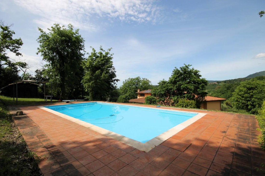 Villa in Historic Center, Lucca, Tuscany 4 - 15741525
