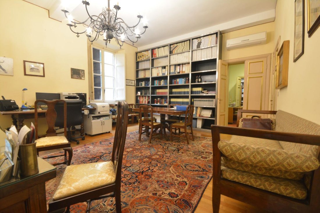 Apartment in Historic Center, Lucca, Tuscany 3 - 15741263
