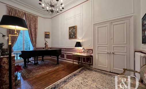 Castle for Sale in Oigny-en-Valois, Hauts-de-France, France