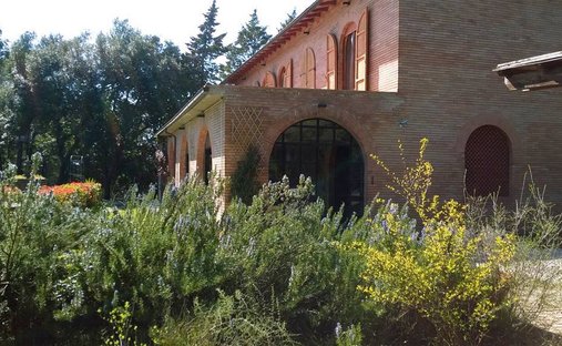 Country House in San Gimignano, Tuscany, Italy 1