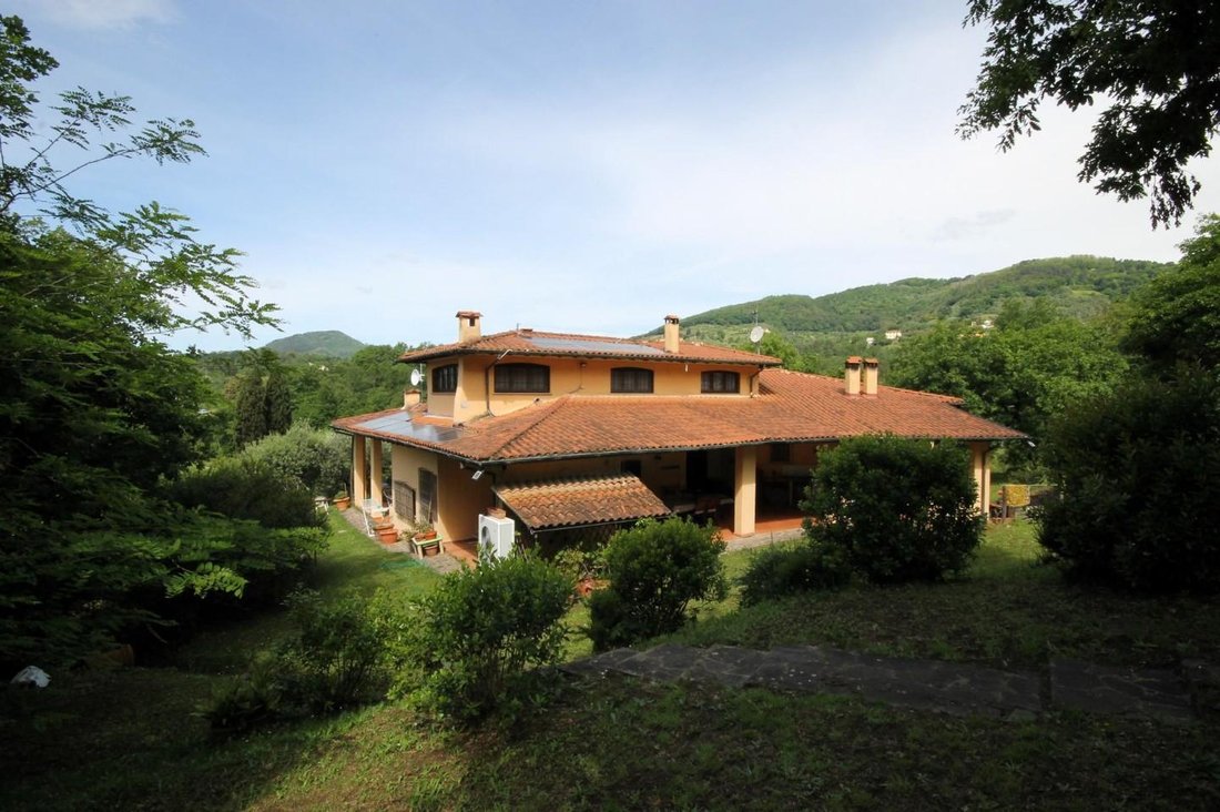 Villa in Historic Center, Lucca, Tuscany 1 - 15741525