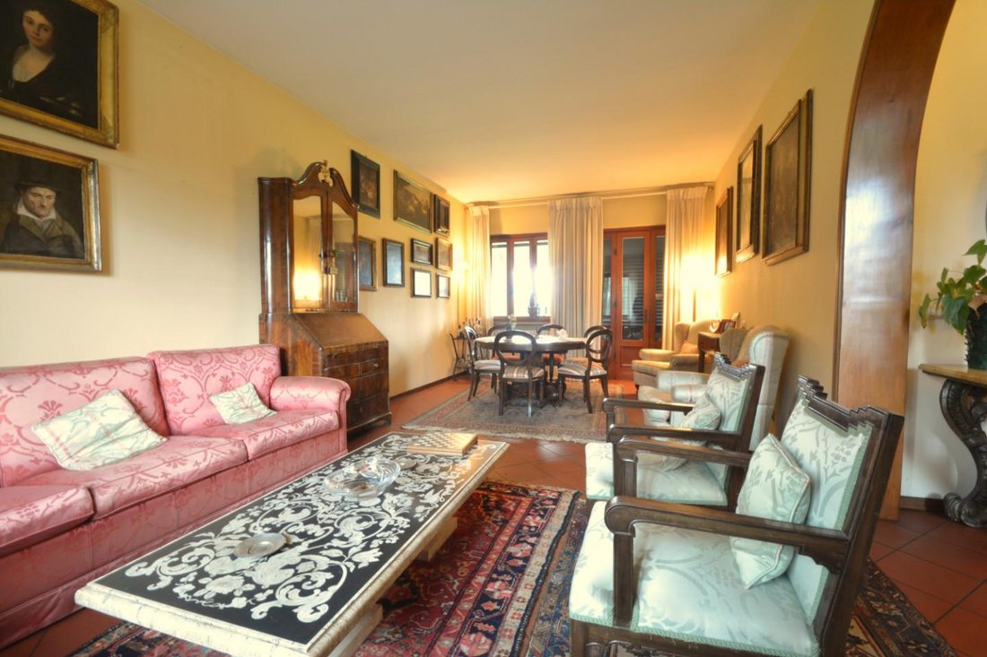 Villa in Antraccoli-Picciorana-Tempagnano, Lucca, Italy 4 - 15741280