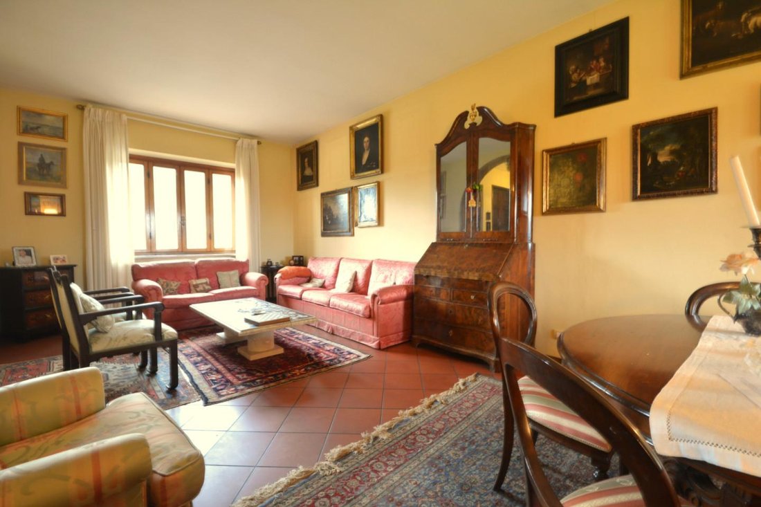 Villa in Antraccoli-Picciorana-Tempagnano, Lucca, Italy 5 - 15741280