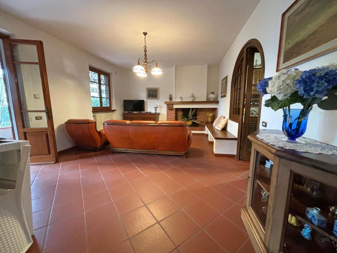Villa in Camaiore, Tuscany, Italy 3 - 15741984