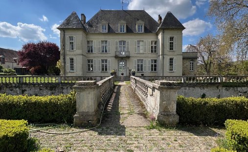 Castle for Sale in Oigny-en-Valois, Hauts-de-France, France
