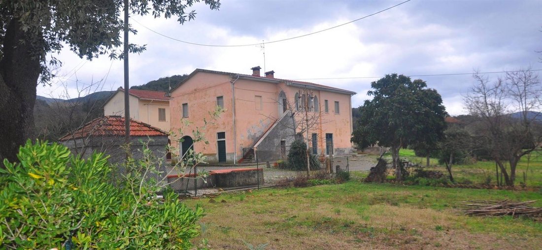 Castle in Seravezza, Tuscany, Italy 2 - 15742608
