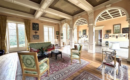 Chateau in Jazeneuil, Nouvelle-Aquitaine, France 1