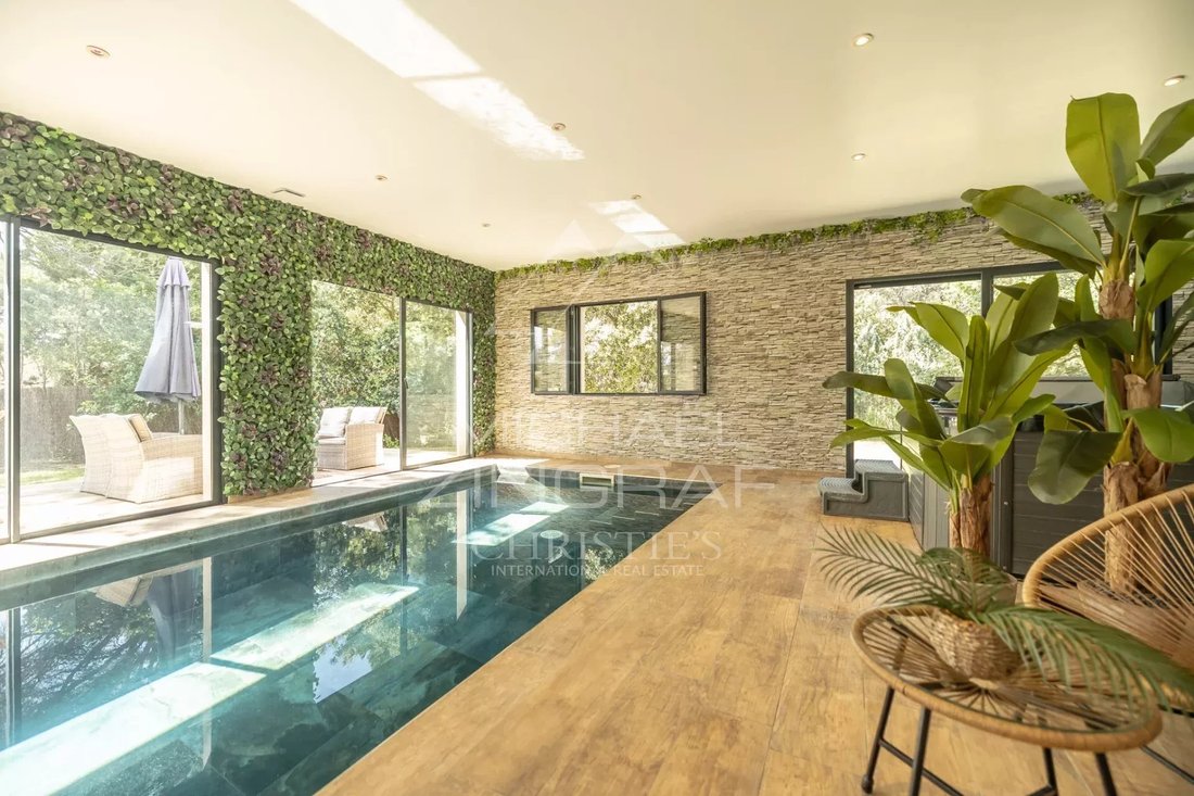 Estate in Lourmarin, Provence-Alpes-Côte d'Azur, France 4 - 15742350