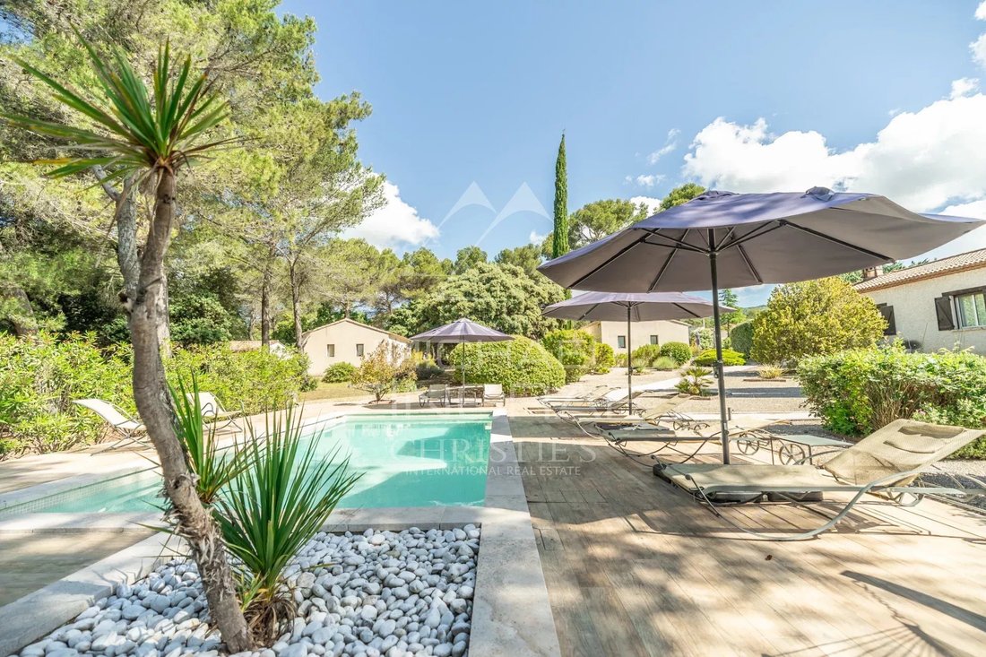 Estate in Puget, Provence-Alpes-Côte d'Azur, France 2 - 15742350
