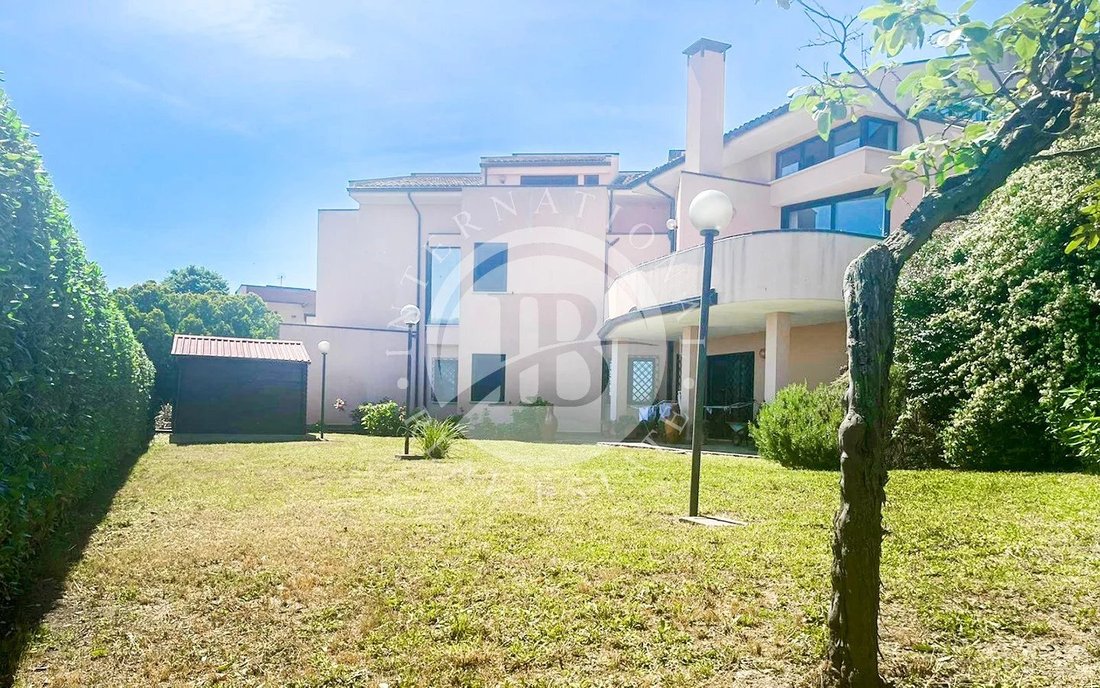 Villa in Historic Center, Fano, Marche 2 - 15742642