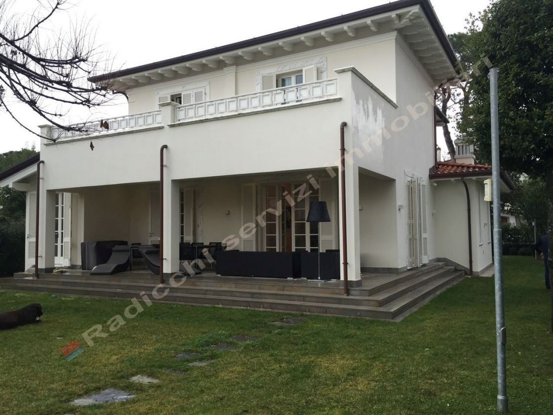 Villa in Center, Forte dei Marmi, Tuscany 1 - 15743328