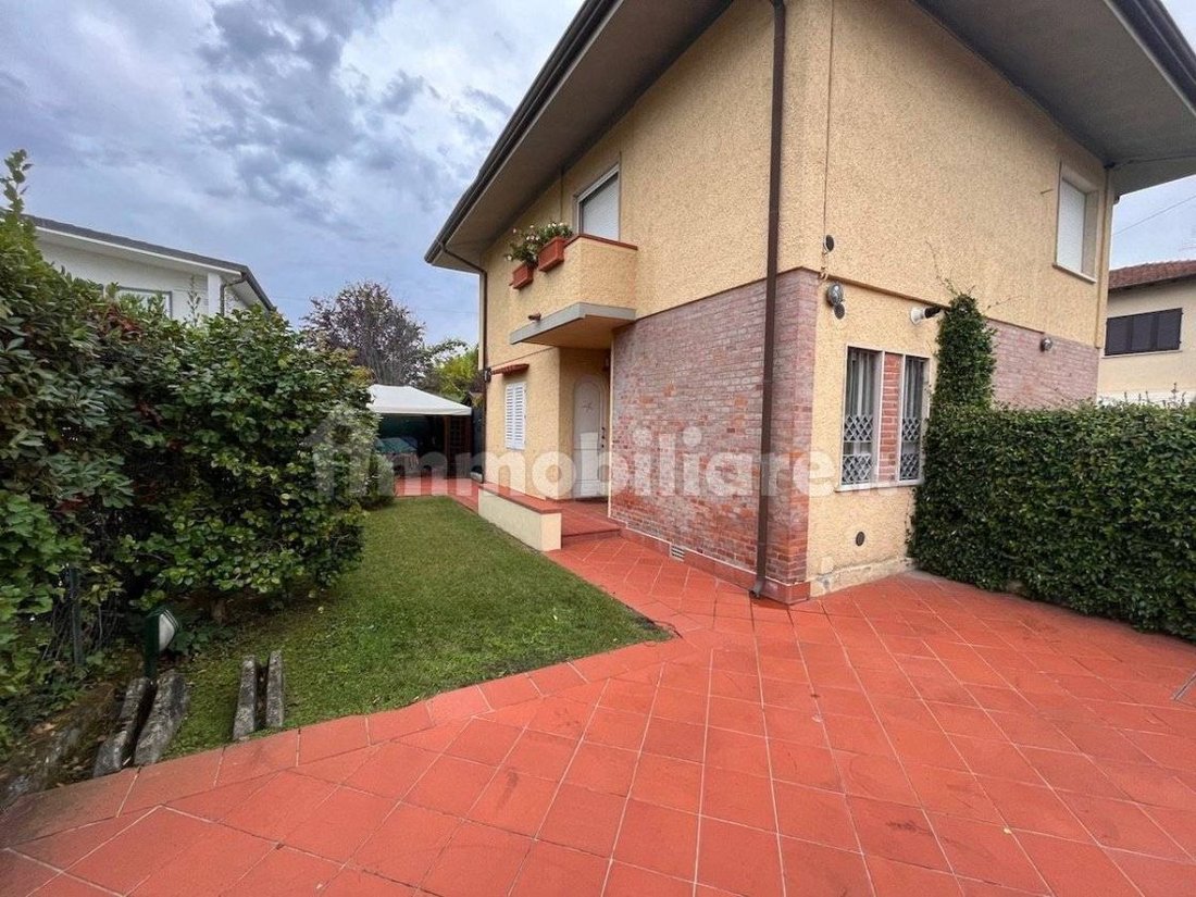 Apartment in Center, Forte dei Marmi, Tuscany 1 - 15744235