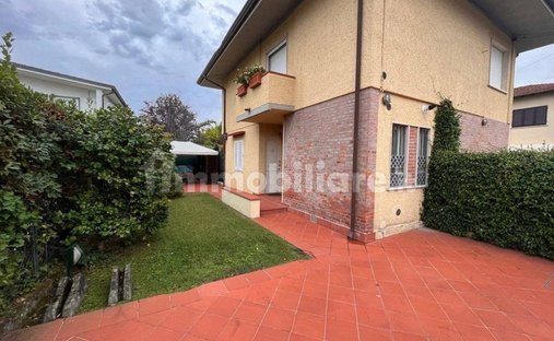 Apartment in Center, Forte dei Marmi, Tuscany 1