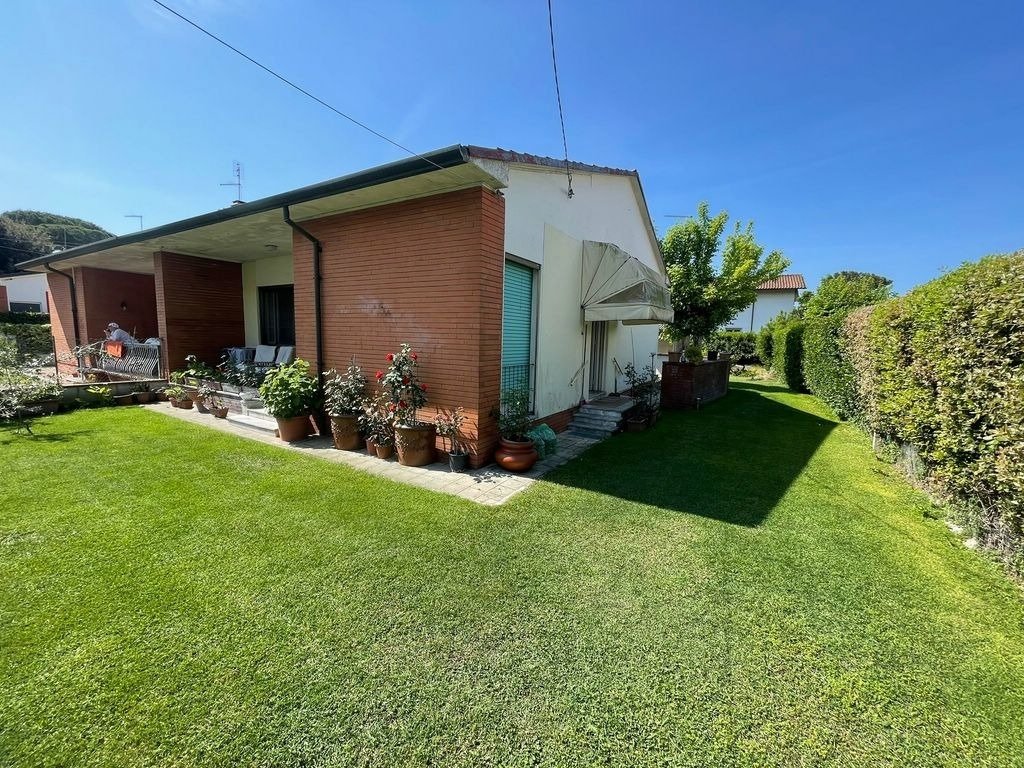 Villa in Center, Forte dei Marmi, Tuscany 3 - 15744076
