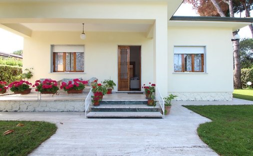 Villa in Center, Forte dei Marmi, Tuscany 1