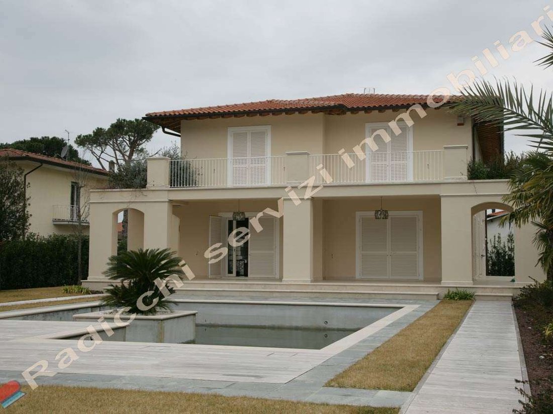 Villa in Center, Forte dei Marmi, Tuscany 3 - 15743807